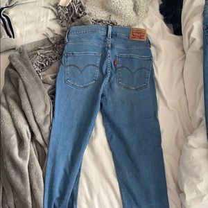 Levi’s high rise skinny jeans